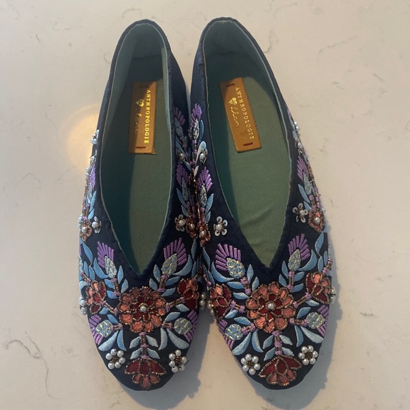 Embroidered Beaded Floral Women\'s Shoes Anthropologie Llani Flats Size 38